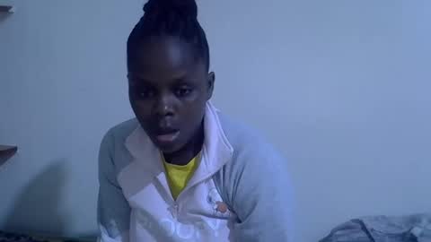 lyn_anna online show from May 15, 2026, 11:56 pm