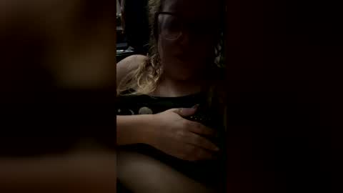 Snapshot of lynnexoxo chatting on July 11, 2026, 9:34 am Lynne online show from July 11, 2026, 9:34 am