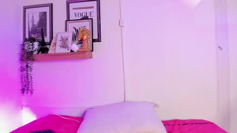 Snapshot of madissonkay chatting on May 27, 2026, 7:11 pm online show from May 27, 2026, 7:11 pm