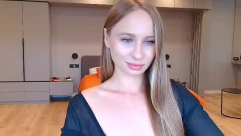 Snapshot of madlen_new chatting on June 13, 2026, 10:35 am Madlen online show from June 13, 2026, 10:35 am