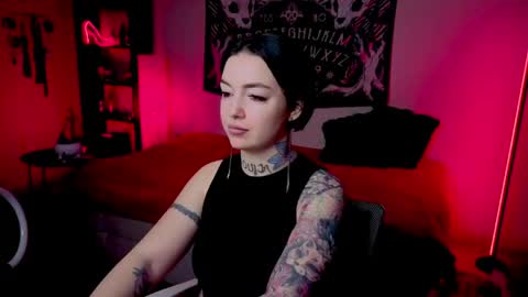 Snapshot of magic_alie chatting on May 6, 2026, 6:57 pm Magic Allie online show from May 6, 2026, 6:57 pm