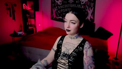 Snapshot of magic_alie chatting on May 13, 2026, 8:06 pm Magic Allie online show from May 13, 2026, 8:06 pm