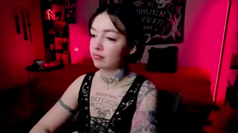 Snapshot of magic_alie chatting on June 16, 2026, 8:33 pm Magic Allie online show from June 16, 2026, 8:33 pm