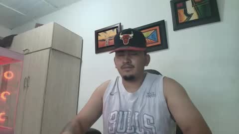 Snapshot of magic_milk23 chatting on November 22, 2025, 7:29 am magic_milk23 online show from November 22, 2025, 7:29 am