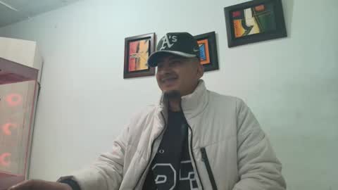 Snapshot of magic_milk23 chatting on November 27, 2025, 4:36 am magic_milk23 online show from November 27, 2025, 4:36 am