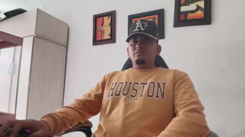 Snapshot of magic_milk23 chatting on December 5, 2025, 1:42 pm magic_milk23 online show from December 5, 2025, 1:42 pm