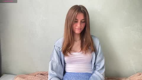 Snapshot of maiabarthe chatting on May 13, 2026, 11:40 am M I A online show from May 13, 2026, 11:40 am
