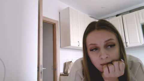 Snapshot of mairytriss chatting on July 3, 2026, 7:59 am Alice online show from July 3, 2026, 7:59 am