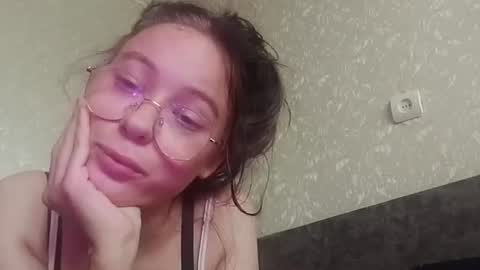 Mia online show from August 5, 2026, 7:00 am