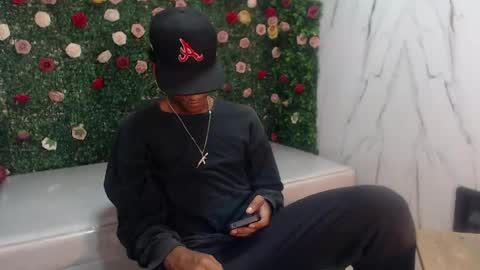 Snapshot of man_sant11 chatting on June 7, 2026, 2:21 pm man_sant11 online show from June 7, 2026, 2:21 pm