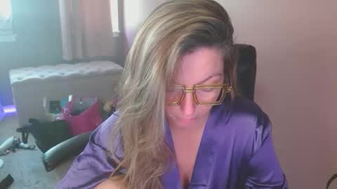 Snapshot of mandybabyxxx chatting on May 1, 2026, 6:45 pm MandyBabyXXX online show from May 1, 2026, 6:45 pm