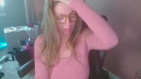 Snapshot of mandybabyxxx chatting on May 8, 2026, 12:05 am MandyBabyXXX online show from May 8, 2026, 12:05 am