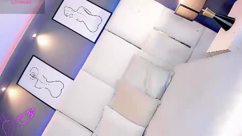 manellyksparklee online show from June 25, 2026, 12:42 pm