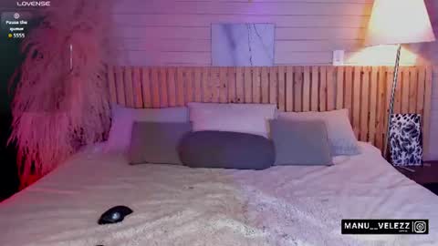 manu  velezz   Help me to get to 100 thumbs ups Tip 25tks  Rate me  online show from July 28, 2026, 6:42 am