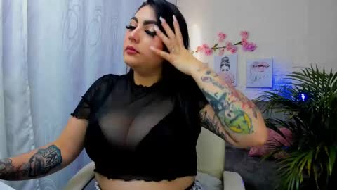 manuella_collins online show from February 1, 2025, 9:29 pm