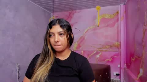 Snapshot of maraluna_ chatting on July 11, 2026, 11:57 am Maraluna online show from July 11, 2026, 11:57 am