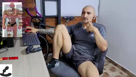 Snapshot of marckmuscle chatting on April 18, 2026, 2:37 am Marck Independent model online show from April 18, 2026, 2:37 am