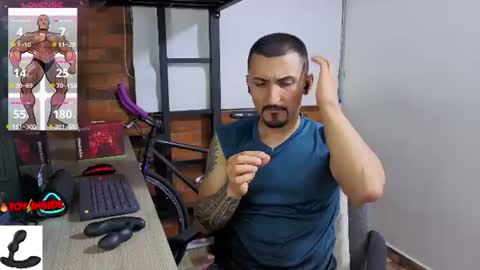 Snapshot of marckmuscle chatting on July 7, 2026, 12:13 am Marck Independent model online show from July 7, 2026, 12:13 am