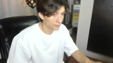 Snapshot of marcoviolet chatting on July 2, 2026, 8:26 pm marcoviolet online show from July 2, 2026, 8:26 pm