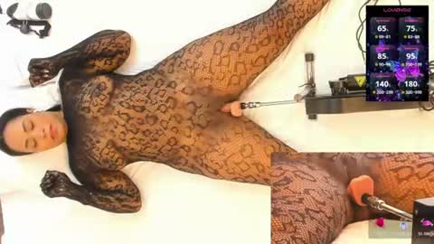 mariiaam_ online show from July 7, 2026, 12:31 pm