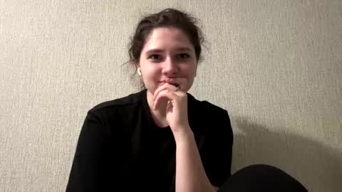 Emmie online show from March 27, 2026, 8:59 am