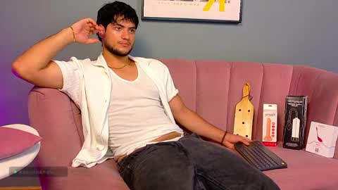 mark_evans1_ online show from May 26, 2026, 8:27 pm