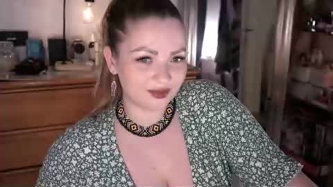 Maria  online broadcast from Tuesday to Suturday from 6 pm to 12 pm Germany time Sunday-Monday offline online show from June 17, 2026, 8:54 pm