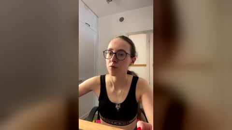 martiniselena online show from July 15, 2026, 5:56 am