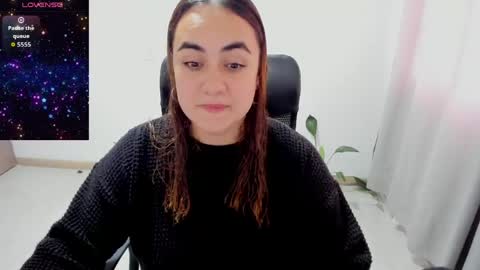 Dulce Maria online show from May 29, 2026, 5:44 pm