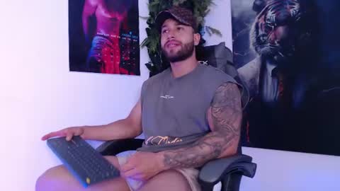 Massimo online show from July 17, 2026, 2:40 am