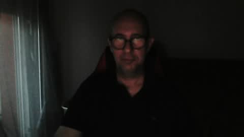 Snapshot of mat11efou chatting on June 23, 2026, 4:10 am mat11efou online show from June 23, 2026, 4:10 am