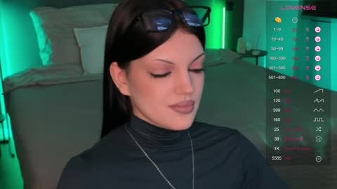 Snapshot of mavis_crystal chatting on November 23, 2025, 8:52 pm Mavis online show from November 23, 2025, 8:52 pm