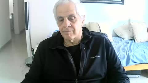 Snapshot of max_2017 chatting on June 19, 2026, 5:39 pm max_2017 online show from June 19, 2026, 5:39 pm