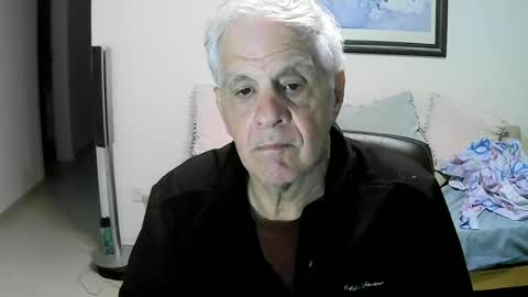 Snapshot of max_2017 chatting on July 2, 2026, 3:06 am max_2017 online show from July 2, 2026, 3:06 am