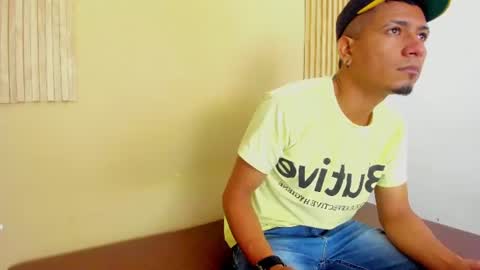 Snapshot of maxi_jones2 chatting on June 20, 2026, 12:19 pm MAXI online show from June 20, 2026, 12:19 pm