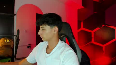 Maximo online show from June 24, 2026, 7:13 pm