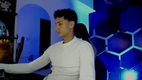 Maximo online show from July 25, 2026, 7:33 pm