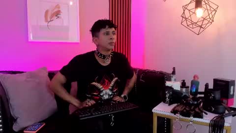 MAXIMO online show from July 4, 2026, 3:45 am