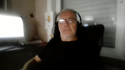 maxou569 online show from June 23, 2026, 6:44 am