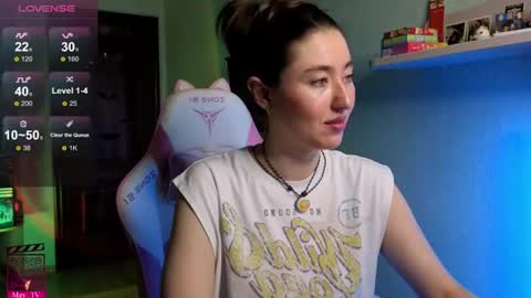Snapshot of may_may_moon chatting on June 29, 2026, 3:56 pm may_may_moon online show from June 29, 2026, 3:56 pm