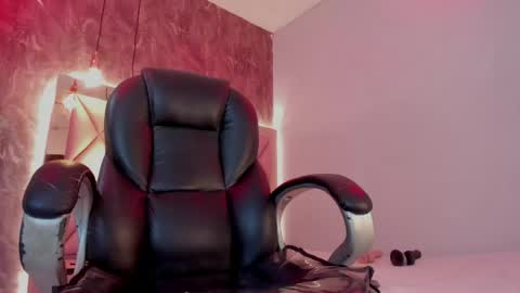 Snapshot of megan_and_clohe chatting on May 13, 2026, 6:38 pm M E G A N online show from May 13, 2026, 6:38 pm