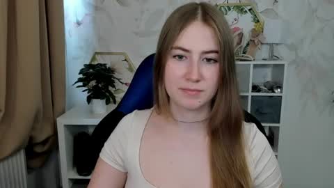 Snapshot of meganx_candy chatting on July 13, 2026, 11:24 am Megan online show from July 13, 2026, 11:24 am
