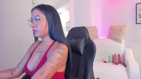 melan_owen online show from May 25, 2026, 10:54 am