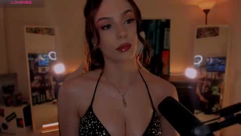 Snapshot of melanielipps chatting on June 18, 2026, 6:56 pm Melanie online show from June 18, 2026, 6:56 pm