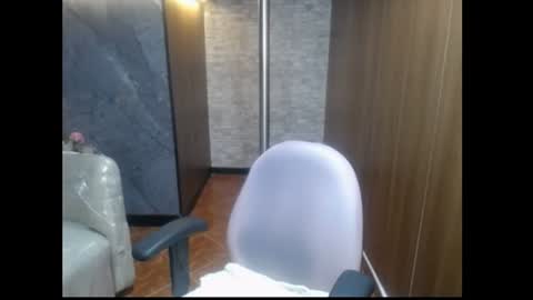 melanny_petite online show from July 13, 2026, 12:19 pm