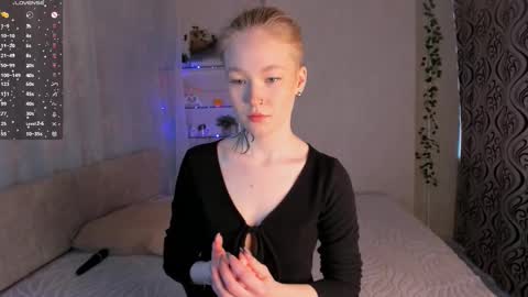 melodievejar online show from March 23, 2026, 4:27 am