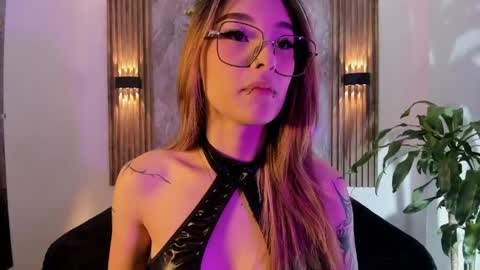 melodylanee online show from May 27, 2026, 11:07 am