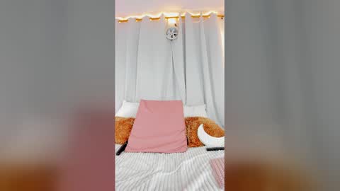Snapshot of melodymoore_ chatting on July 5, 2026, 10:17 pm Melody online show from July 5, 2026, 10:17 pm