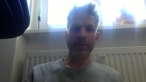 Snapshot of men2024again chatting on April 22, 2026, 2:51 pm Andres online show from April 22, 2026, 2:51 pm