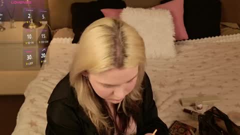Snapshot of meow_teyya chatting on May 29, 2026, 2:26 pm Ivy online show from May 29, 2026, 2:26 pm